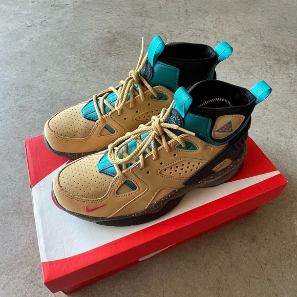 NWT Nike ACG Air Mowabb 2021 Releases Twine/Fusion Red/Club Sneakers 8 Womens - Picture 2 of 4